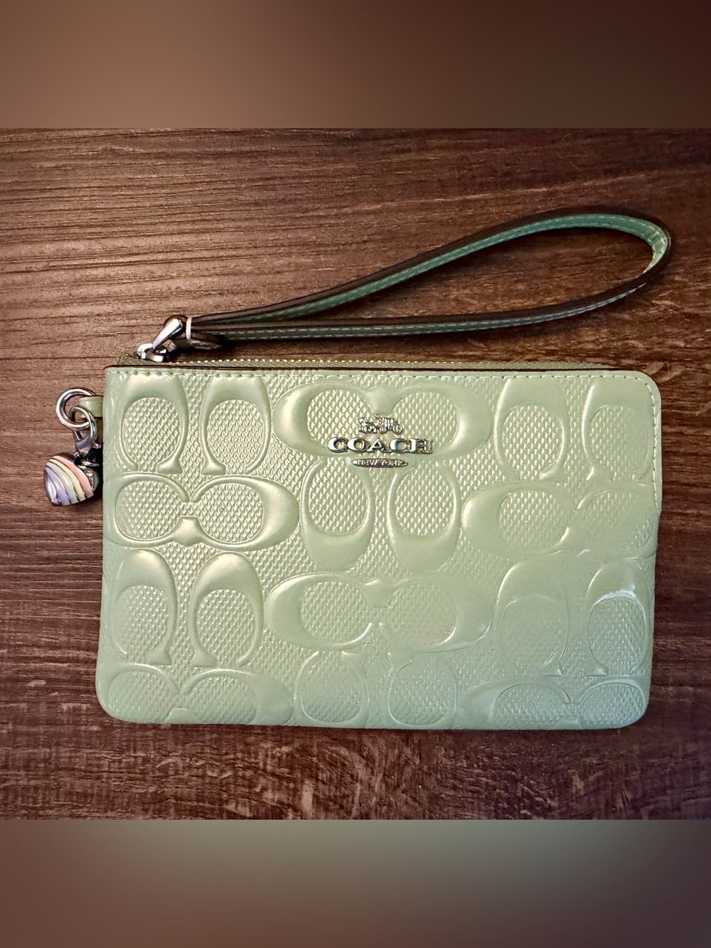 Coach CDF04 Pale Green Signature Patent Leather Wristlet Heart Charm NWT